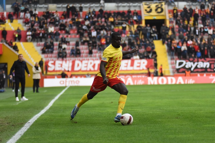 Kemen Kayserispor’dan ayrıldı