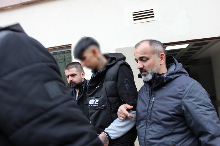 Bıçaklı kavgada 1 kişiyi öldüren sanık adliyeye sevk edildi