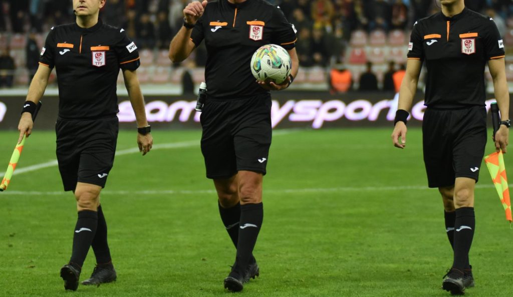 Kayserispor – Sivasspor maçını Alper Akarsu yönetecek