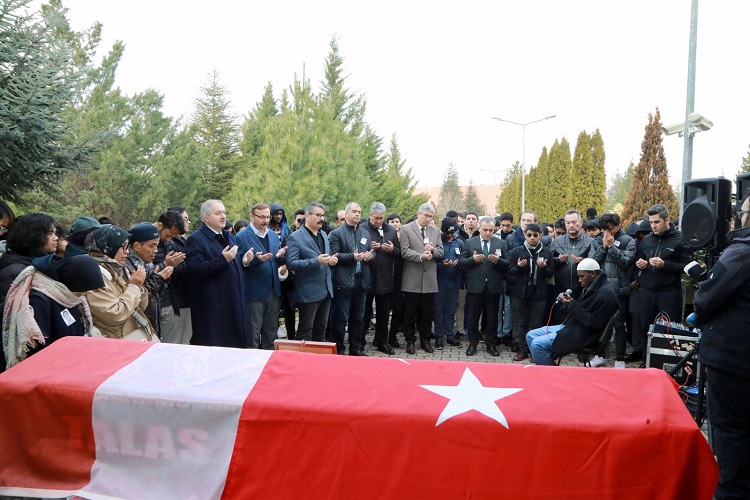 Hayatını kaybeden Endonezyalı ERÜ öğrencisi törenle uğurlandı
