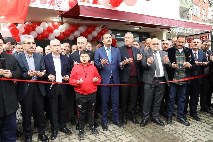 Başkan İlmek, İstanbul Kızılörenliler Derneği’nin Üsküdar Çamlıca bölgesindeki açılışına katıldı