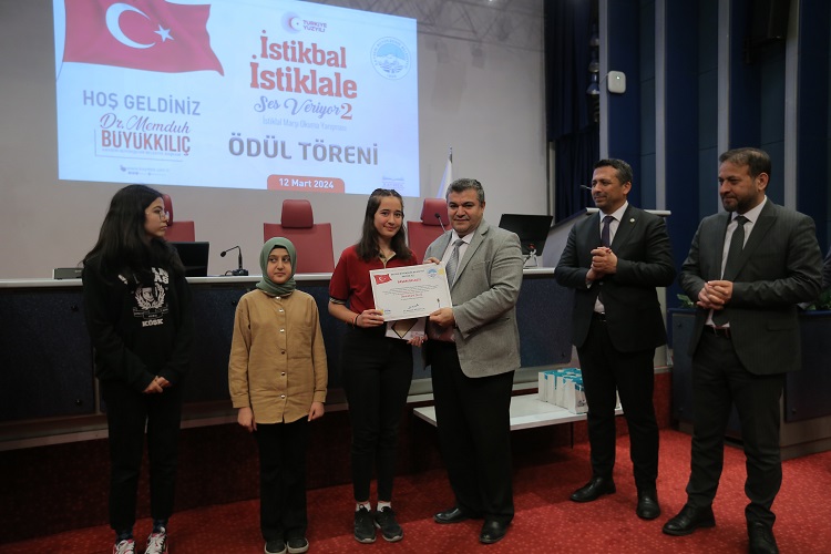 İSTİKLAL MARŞI OKUMA YARIŞMASI ÖDÜL TÖRENİ GERÇEKLEŞTİRİLDİ