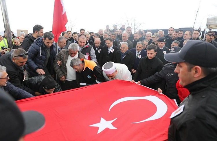 Şehit polis memuru son yolculuğuna uğurlandı