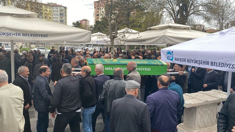 Tramvay çarpması sonucu hayatını kaybeden vatandaş toprağa verildi