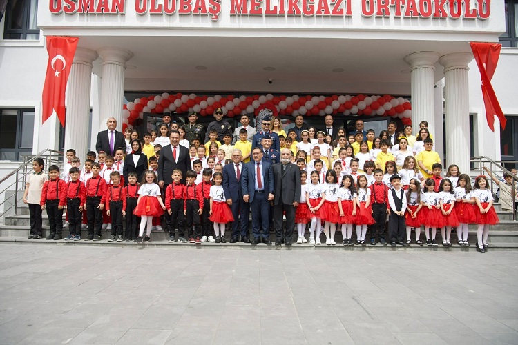 Karaköse, “Çocuklarımızı doğru ve faydalı ufuklara yönlendirmek en temel görevlerimizden birisi olmalıdır”