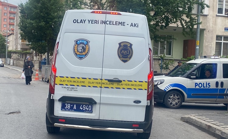 Uzaklaştırma kararı bulunan baba kızını yaraladı