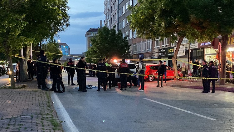 Aracın çarptığı çocuk olay yerinde yaşamını yitirdi