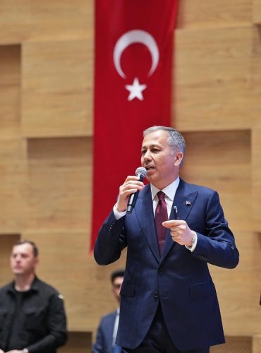 Bakan Yerlikaya olaylı geceyle ilgili durumu açıkladı: 67 kişi gözaltına alındı