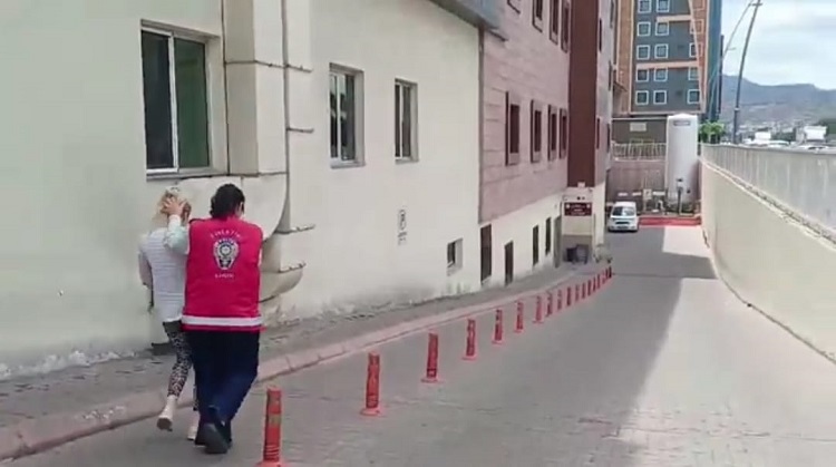 FİRARİ ŞAHIS MUTFAK DOLABINDA YAKALANDI