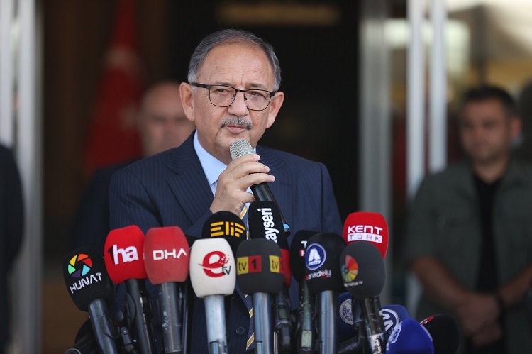 Bakan Özhaseki, görevden affını istedi