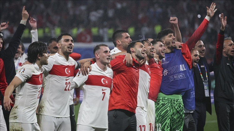 YARI FİNAL AŞKINA, HAYDİ TÜRKİYE !
