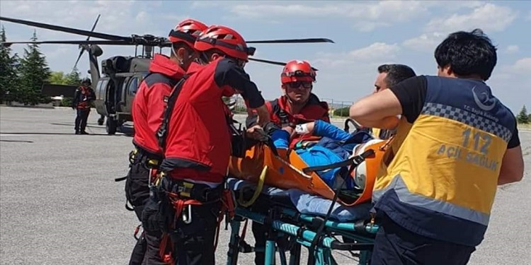 Aladağlar’da mahsur kalan turist kurtarıldı