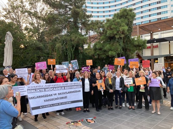 KADIN CİNAYETLERİNE KARŞI “KADIN DAYANIŞMASI “