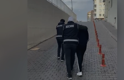“YAĞMA” SUÇUNDAN CEZASI BULUNAN 2 KİŞİ YAKALANDI
