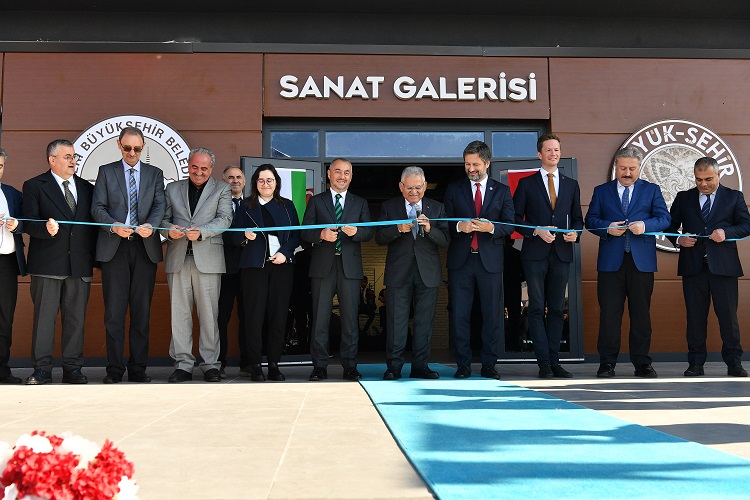 ‘Misafirperver Bir Devlet’ Sergisi açıldı