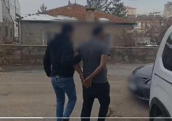 BAŞKASINA AİT KREDİ KARTINI KULLANDI,  15 YIL 8 AY CEZA YEDİ