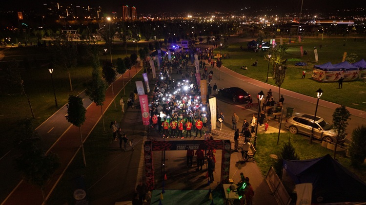 19 MAYIS’A ÖZEL GECE KOŞUSU YAPILDI